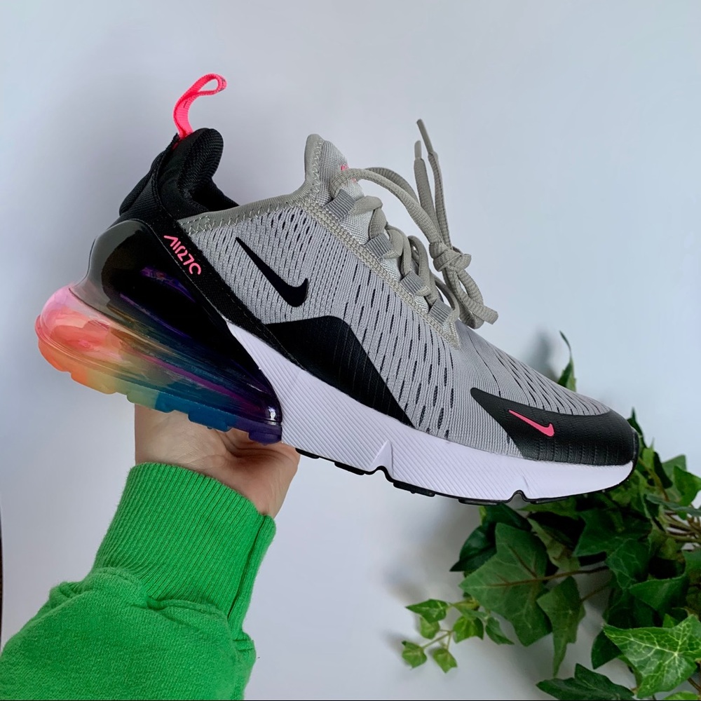 Nike Air Max 270 - Picture 2 of 8